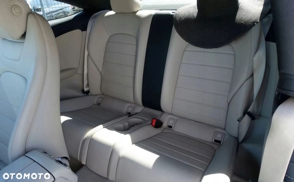 Mercedes-Benz Klasa C 200 4-Matic 9G-Tronic - 17