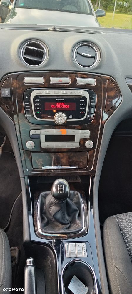 Ford Mondeo 2.0 Ghia X - 8
