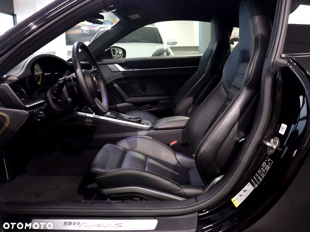 Porsche 911 Turbo S - 17