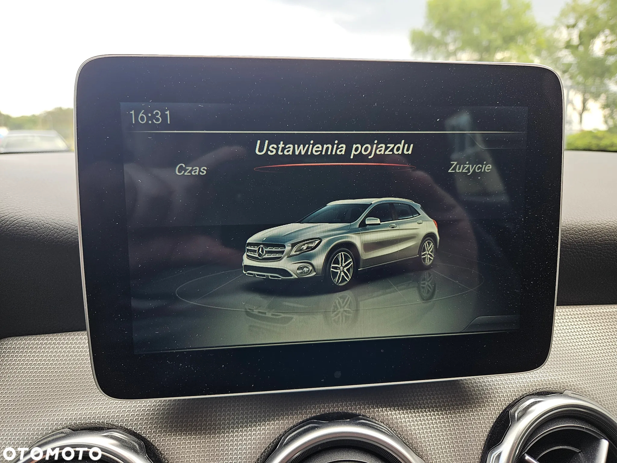 Mercedes-Benz GLA 180 UrbanStyle Edition - 27