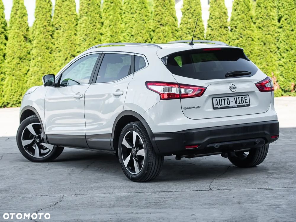 Nissan Qashqai 1.6 DCi Xtronic TEKNA - 9