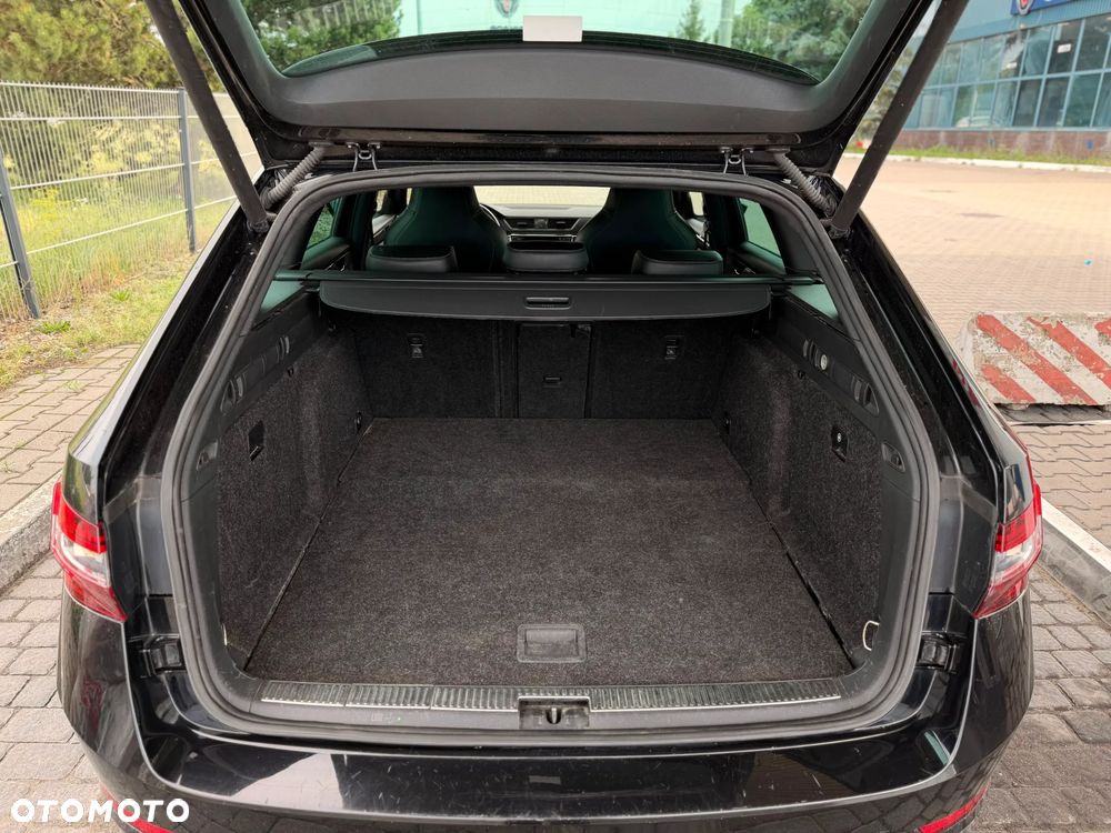 Skoda Superb 2.0 TDI 4x4 DSG Sportline - 22