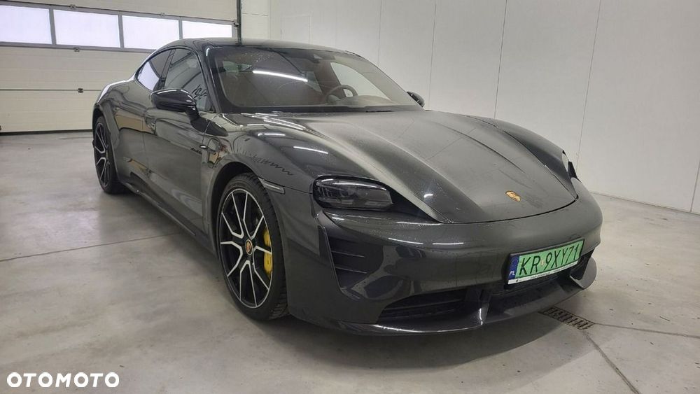 Porsche Taycan - 3