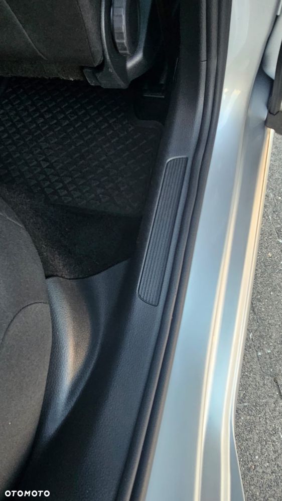 Volkswagen Golf - 25
