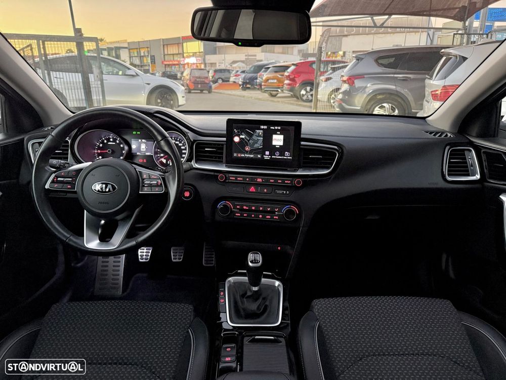 Kia Ceed 1.0 T-GDi TX+SRF - 23