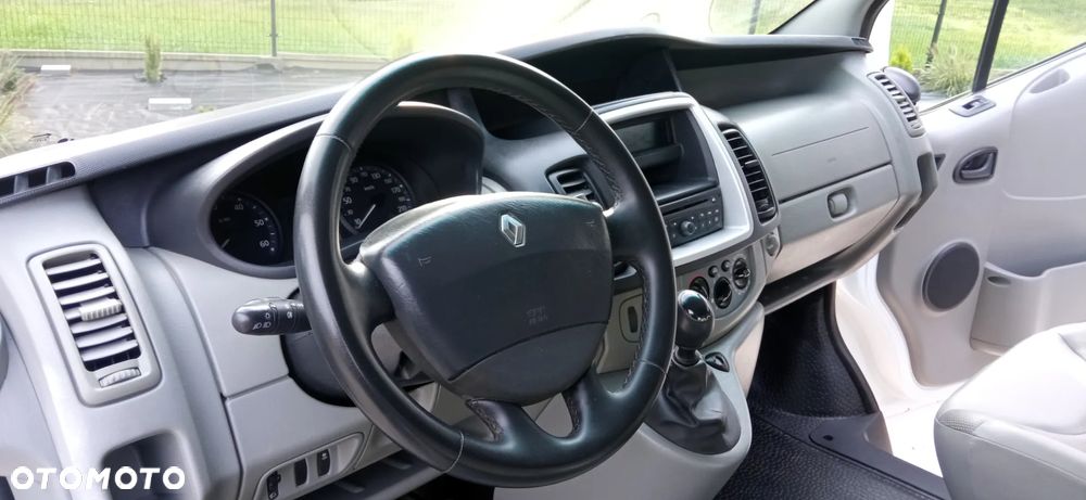 Renault Trafic - 17