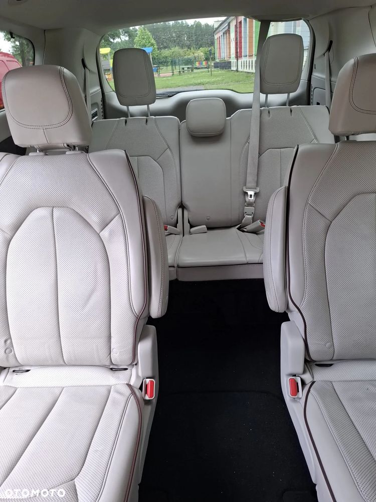 Chrysler Pacifica - 14