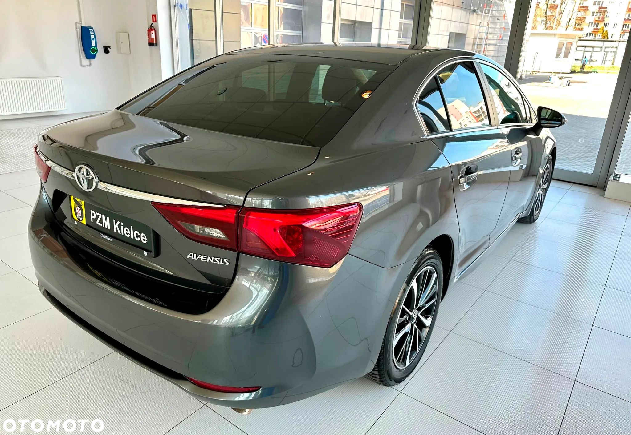 Toyota Avensis 2.0 D-4D Premium - 8