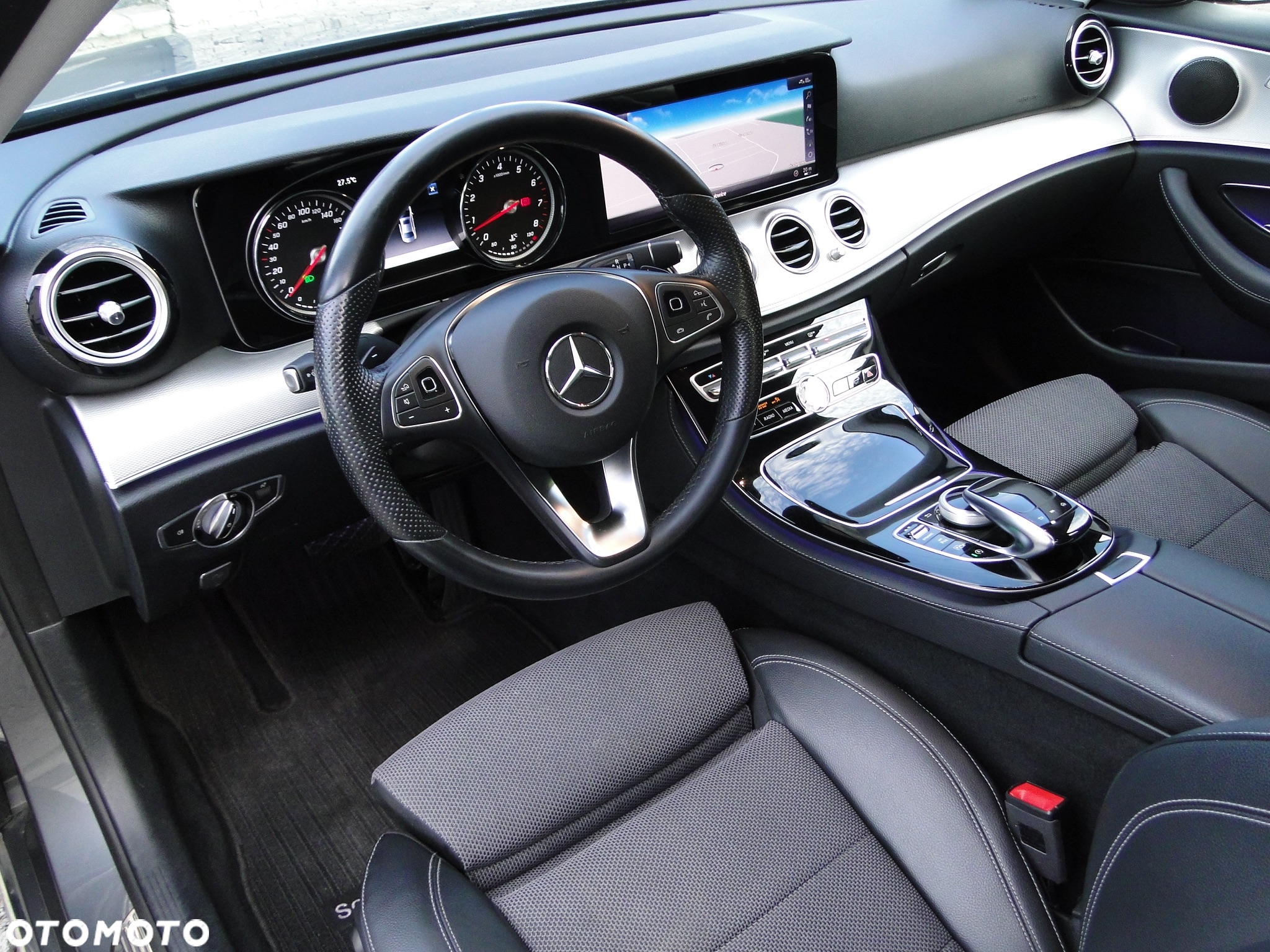 Mercedes-Benz Klasa E 250 9G-TRONIC Avantgarde - 12