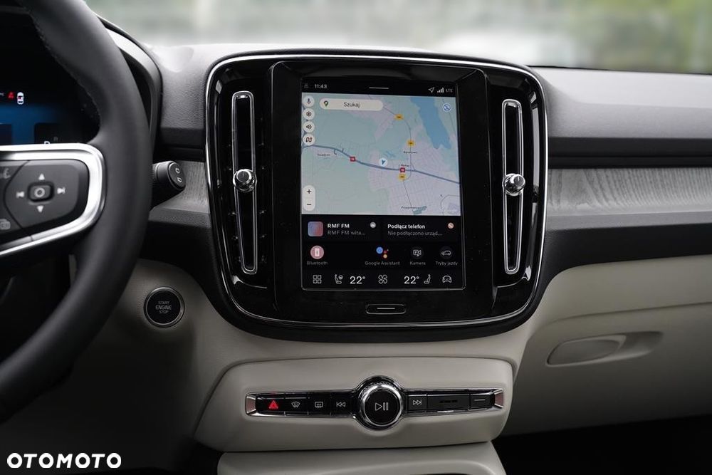 Volvo XC 40 B3 Plus Dark - 19