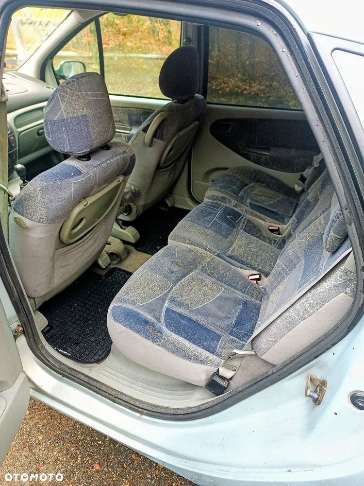 Renault Scenic 1.9 dCi Authentique - 12