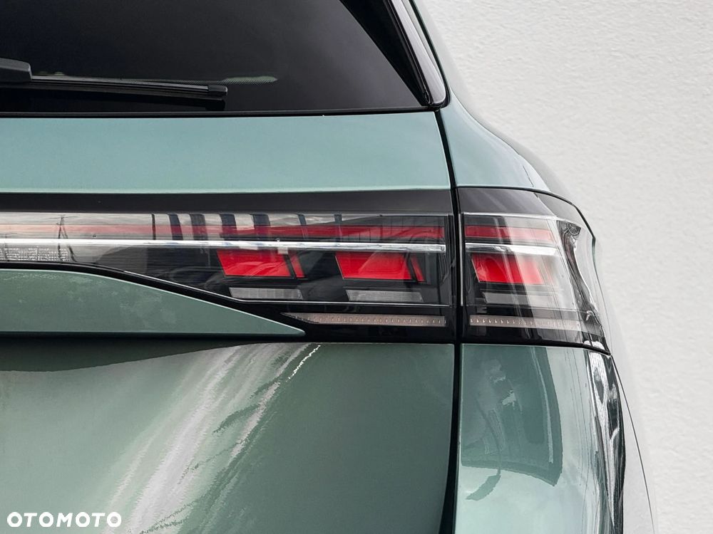 Volkswagen Passat Variant 2.0 TDI SCR DSG Elegance - 10