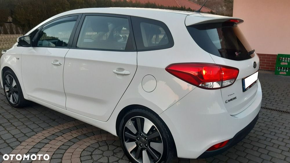 Kia Carens - 31