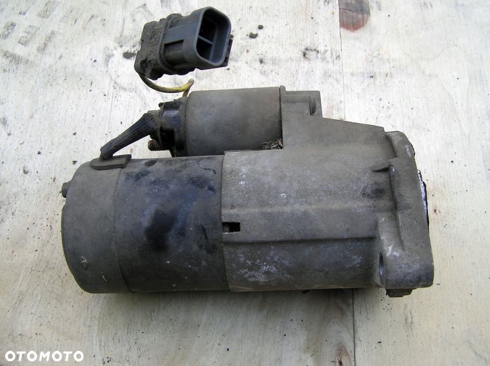 TERRANO II MAVERICK 2.4 12V ROZRUSZNIK - 1