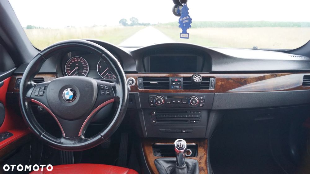 BMW Seria 3 320d - 10