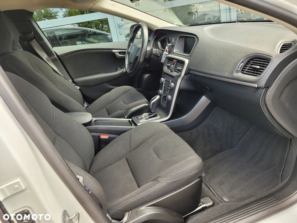 Volvo V40 - 18