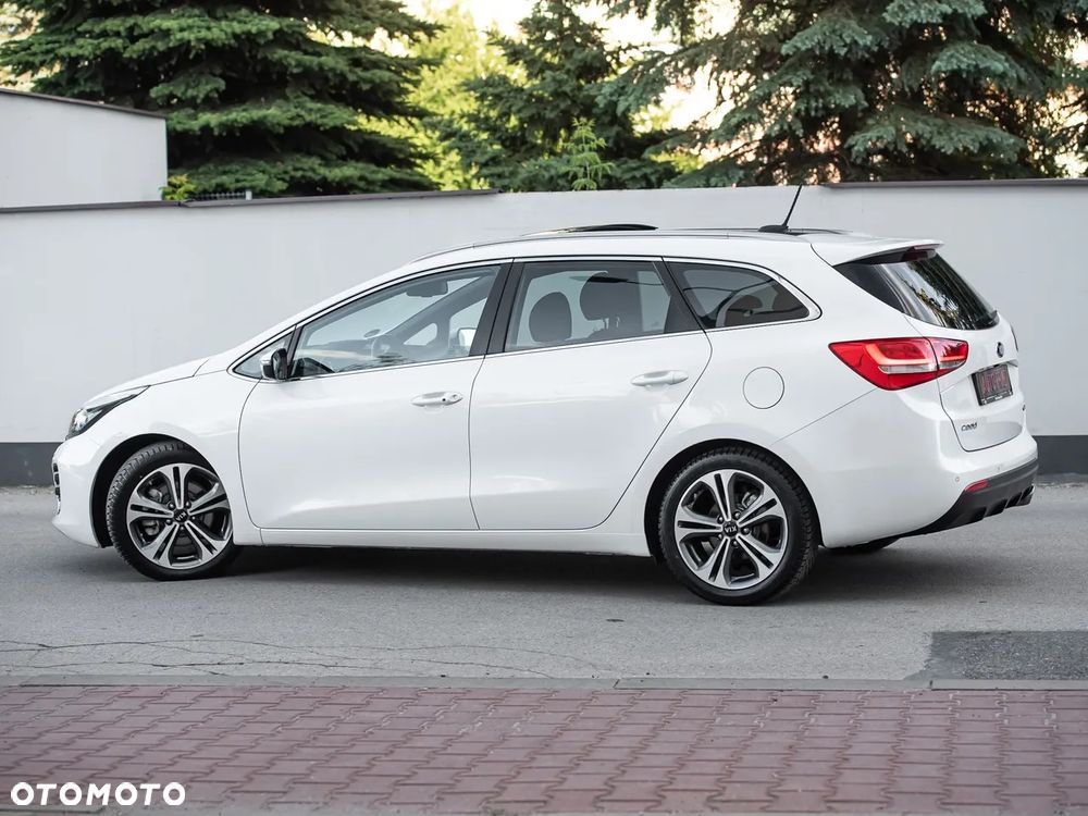 Kia Ceed 1.6 CRDi 136 ISG GT Line - 10