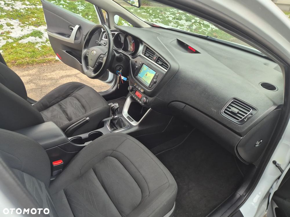 Kia Ceed 1.4 CVVT Dream Team Edition - 12