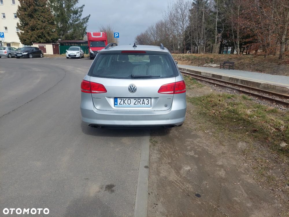 Volkswagen Passat 1.6 TDI Comfortline - 10
