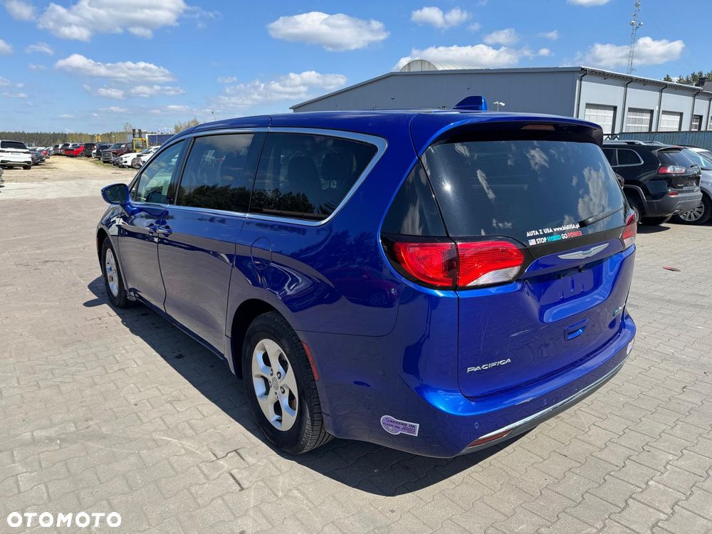 Chrysler Pacifica - 1