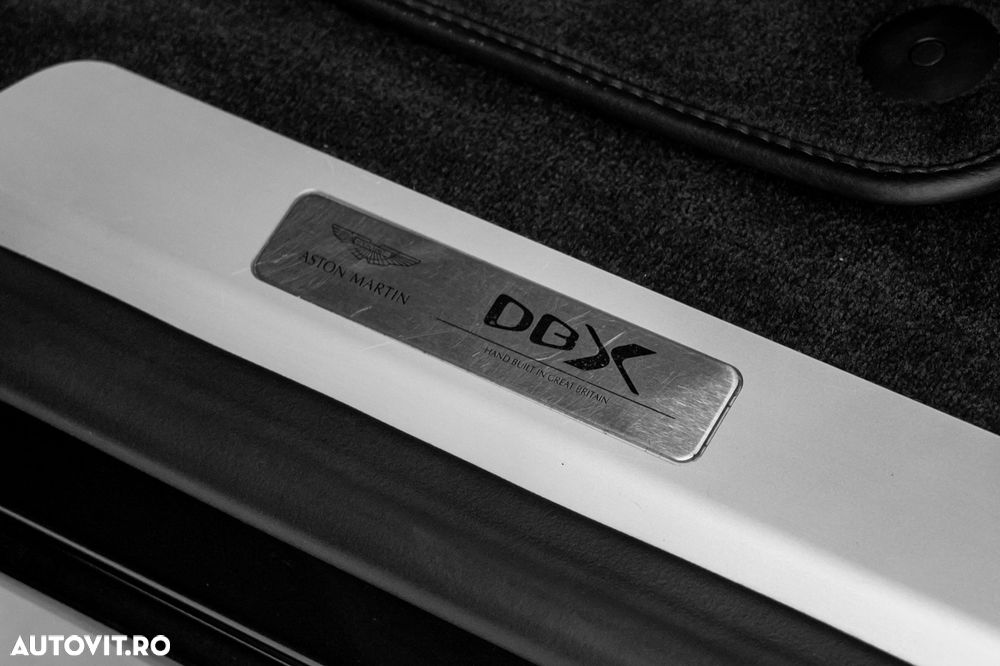 Aston Martin DBX - 30
