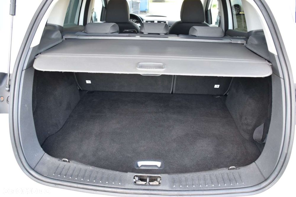 Ford Kuga 2.0 TDCi 2x4 Titanium - 24