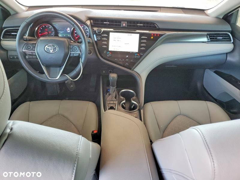Toyota Camry - 8