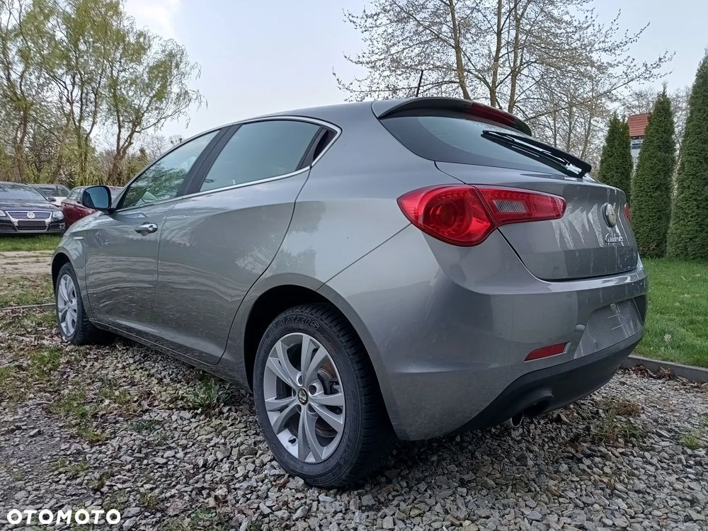 Alfa Romeo Giulietta 1.6 JTDM Distinctive - 4
