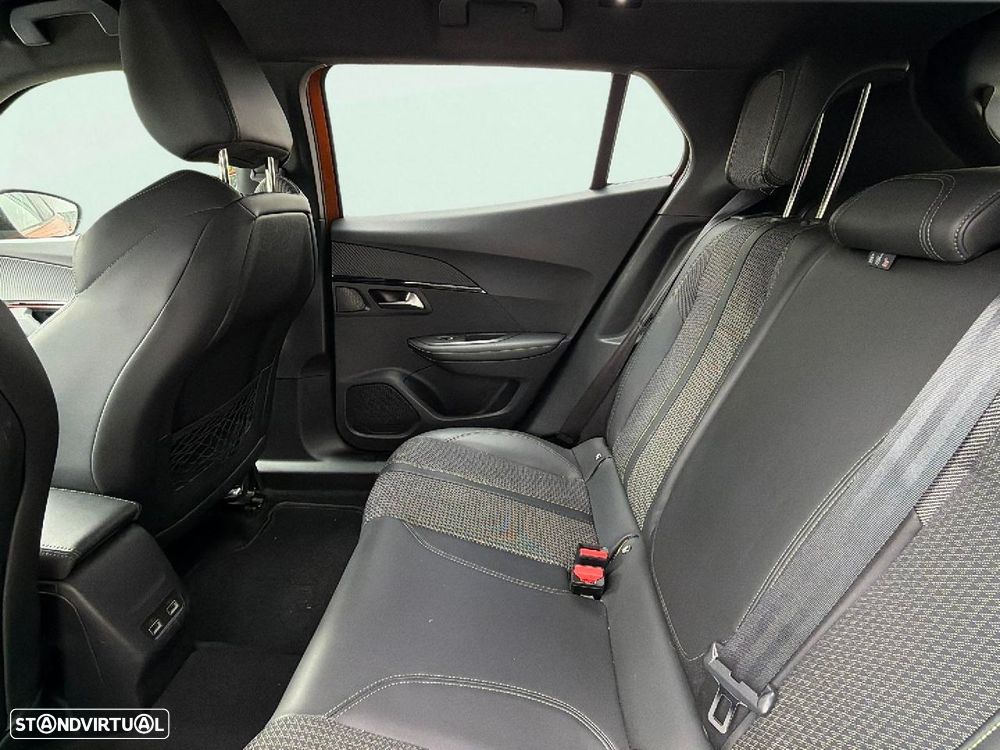 Peugeot 2008 1.2 PureTech GT Line - 21