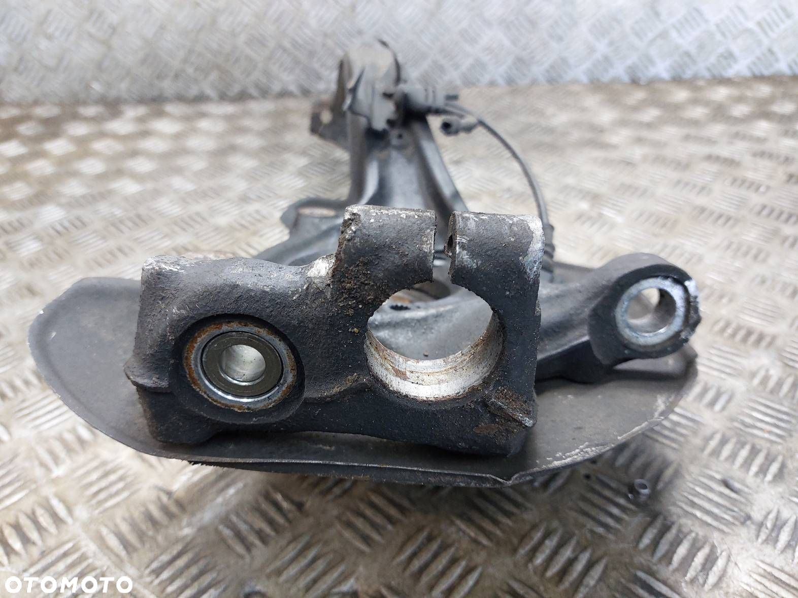 PIASTA ZWROTNICA LEWY PRZÓD AUDI A4 B8 1.8 TFSI - 3