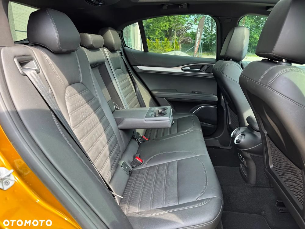 Alfa Romeo Stelvio 2.0 Turbo 16V AT8-Q4 Tributo Italiano - 15