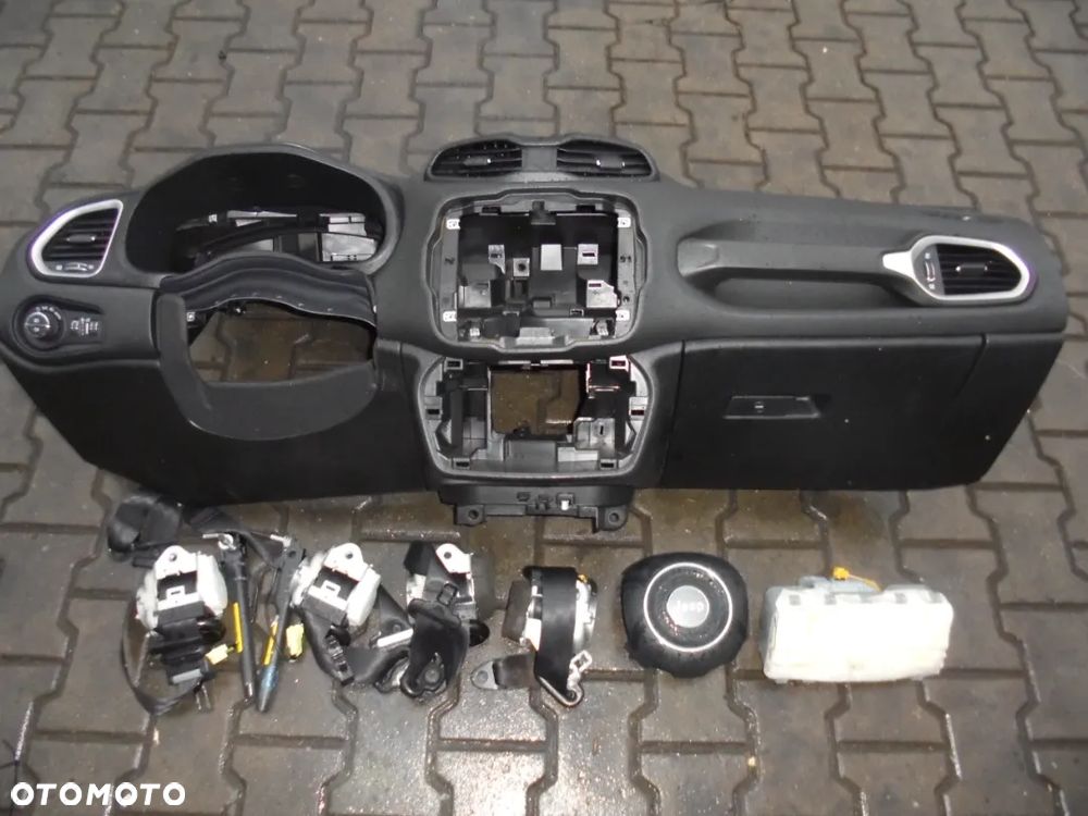 KOKPIT DESKA ROZDZIELCZA JEEP RENEGADE