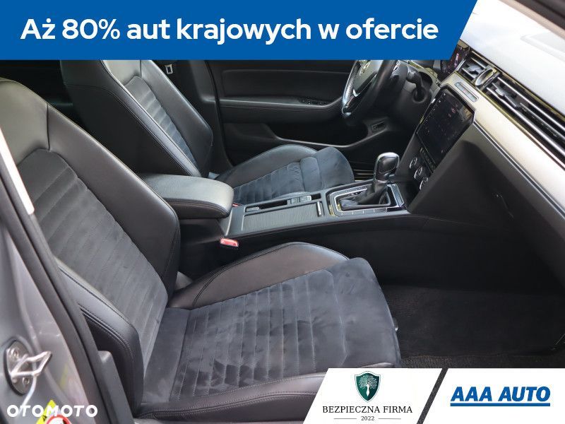 Volkswagen Passat - 10