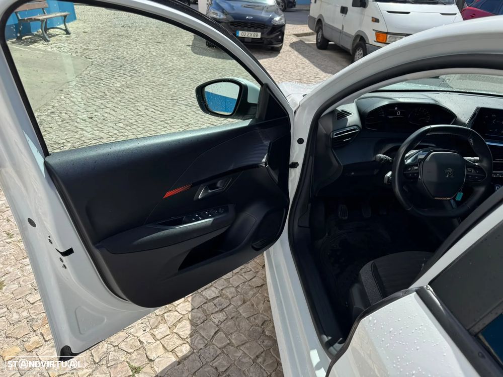 Peugeot 208 1.2 PureTech Active Pack - 11