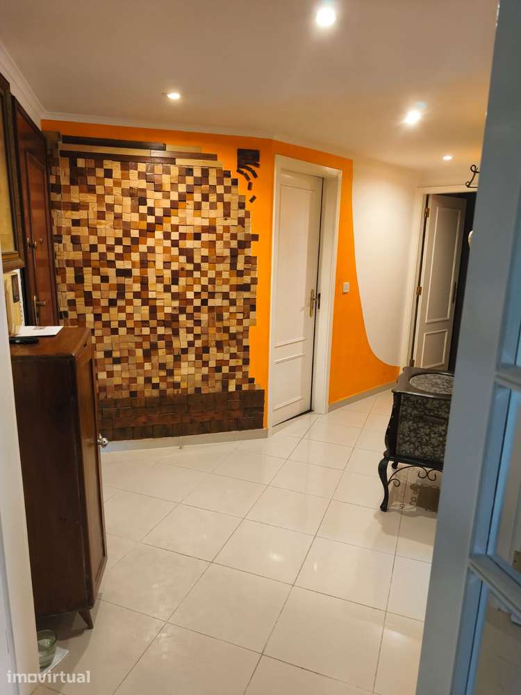 T2 com Excelentes Vistas para Jardim – Luminosidade e Conforto - Grande imagem: 3/9