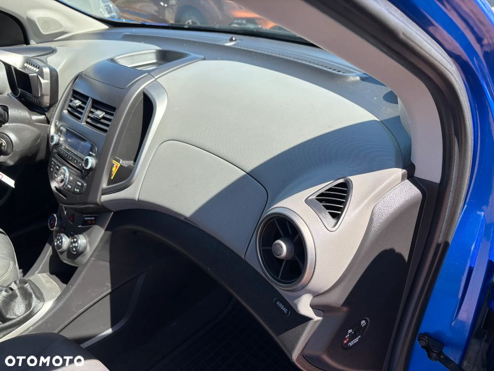 Chevrolet Aveo 1.6 LTZ - 18