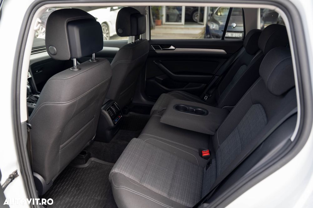 Volkswagen Passat 2.0 TDI DSG Comfortline - 18