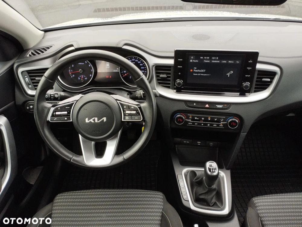 Kia Ceed 1.5 T-GDI M - 13