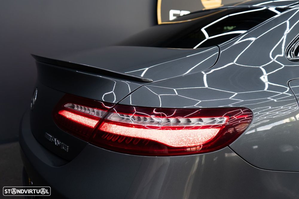 Mercedes-Benz E 220 d AMG Line - 18