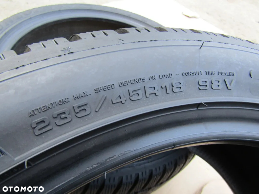 4x Opony 235/45 18 97V XL Dunlop Winter Sport 5 / Zimowe 7,5 mm - 16