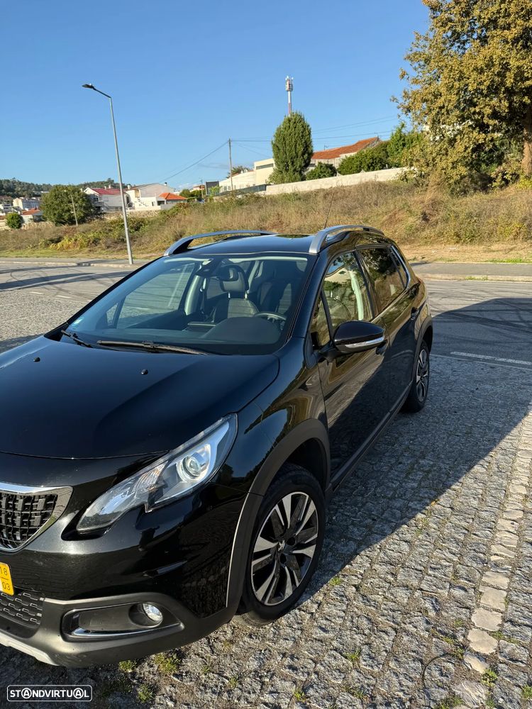 Peugeot 2008 1.2 PureTech Allure - 4