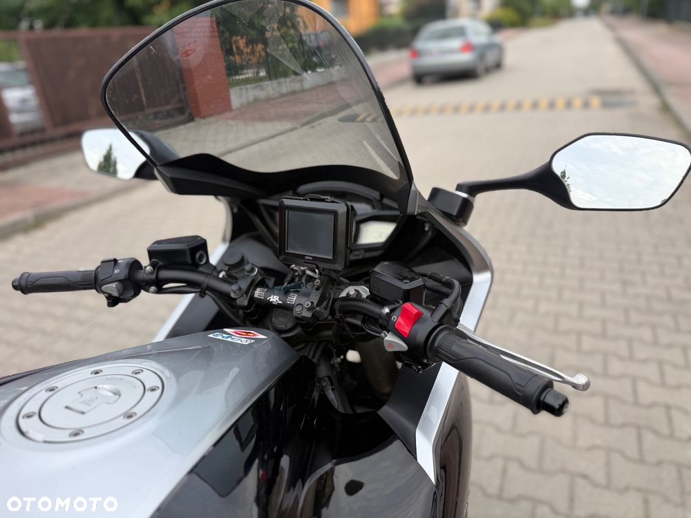 Honda VFR - 12
