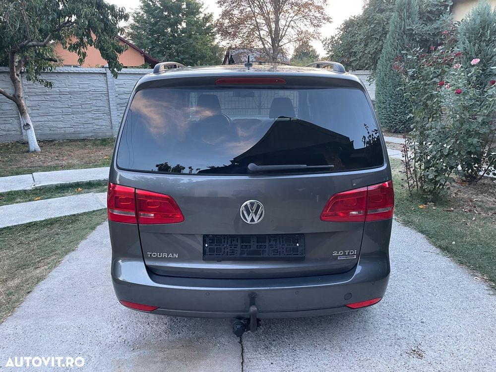 Volkswagen Touran - 11