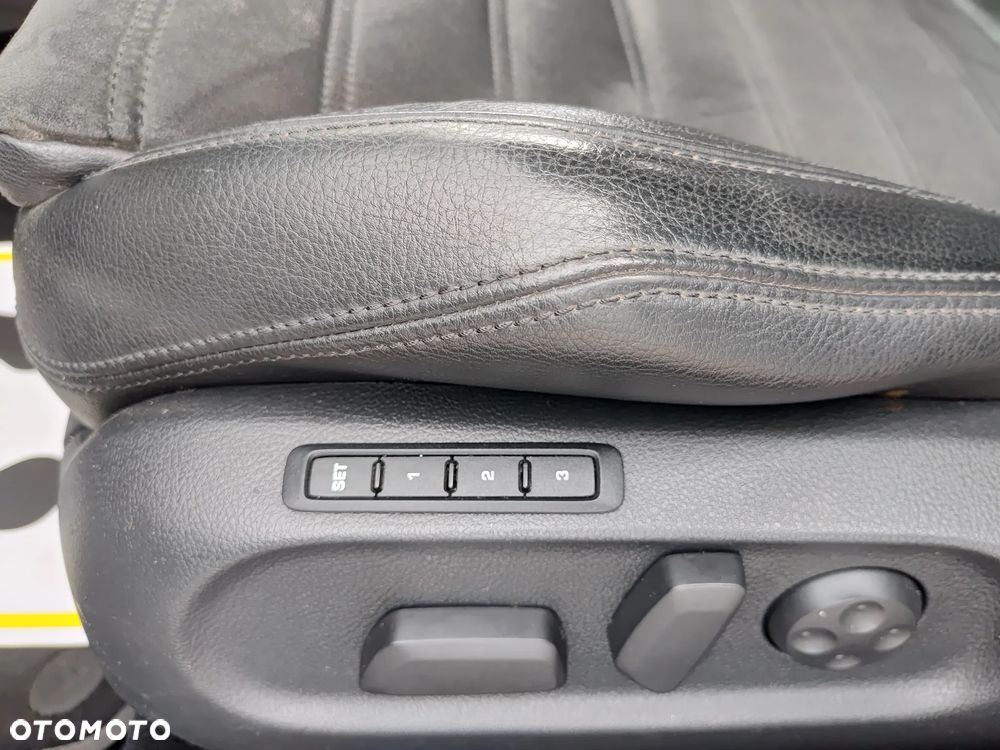 Volkswagen Passat 2.0 TDI DPF DSG Highline - 19