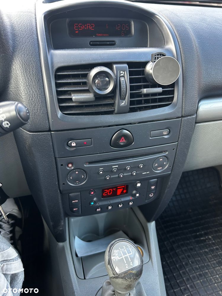 Renault Clio 1.4 16V Dynamique - 3