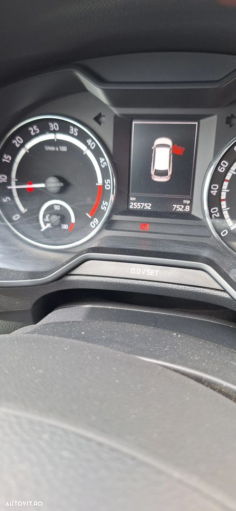 Skoda Octavia 2.0 TDI RS DSG - 4