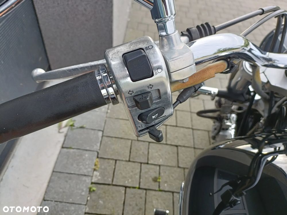 Yamaha XVS - 8