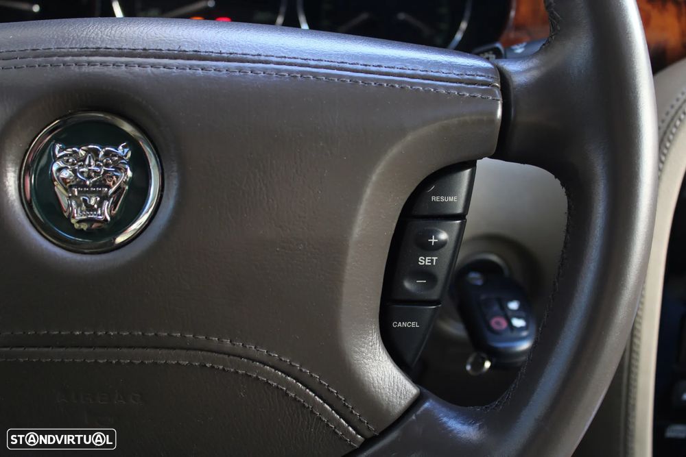 Jaguar XJ XJ6 2.7 D V6 Executive - 36