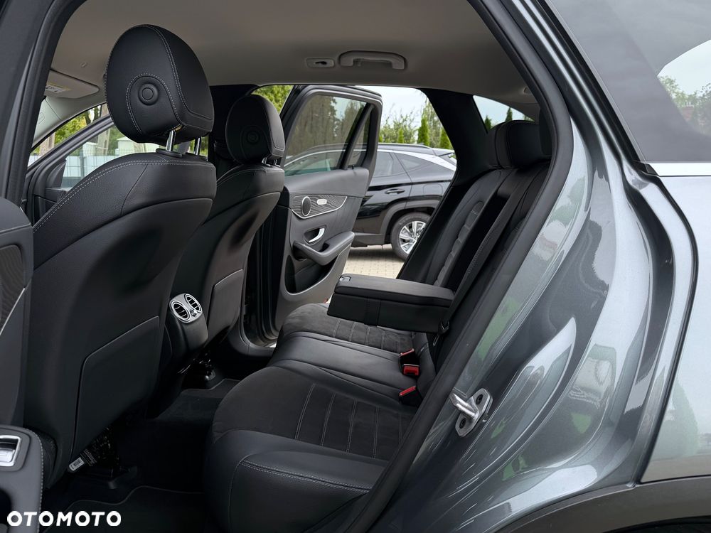 Mercedes-Benz GLC 300 de 4Matic 9G-TRONIC AMG Line - 34