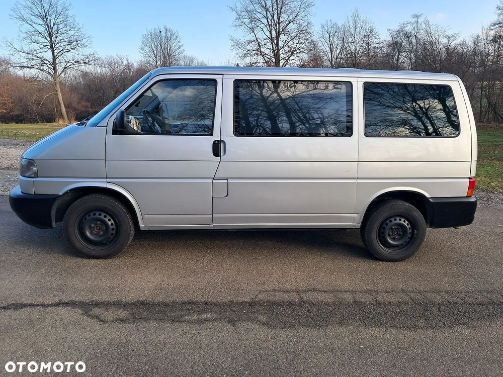 Volkswagen Caravelle - 3